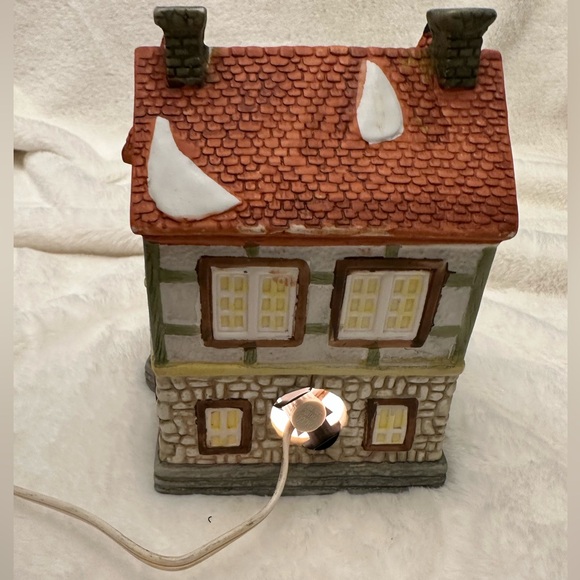 Holiday expressions in original box porcelain lighted house Hunters Tavern - Picture 7 of 11